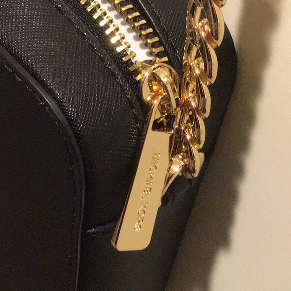 BEAUTIFUL, BRAND NEW MICHAEL KORS BLACK SAFFIANO LEATHER CROSSBODY BAG - Picture 4 of 9